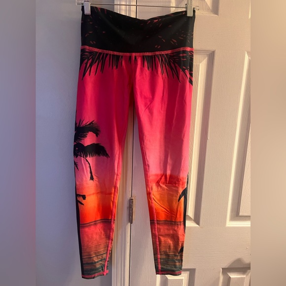 Yoga pants from Teeki “hot pants” - Picture 3 of 10